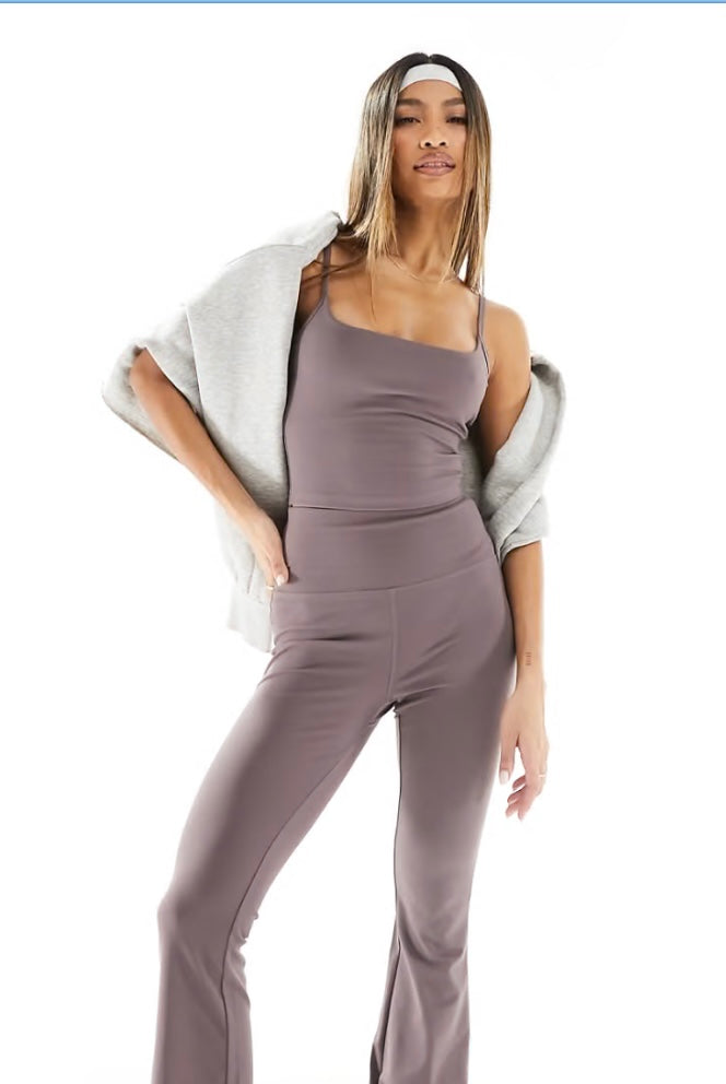 NECKLINE SUMMER TOP